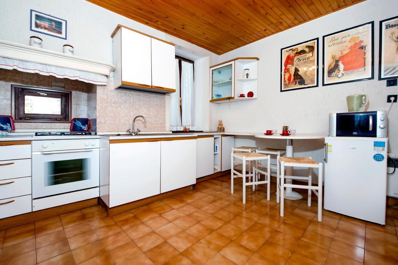 Carera Seaview Apartments Ровінь Екстер'єр фото