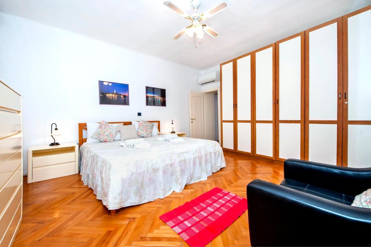 Carera Seaview Apartments Ровінь Екстер'єр фото