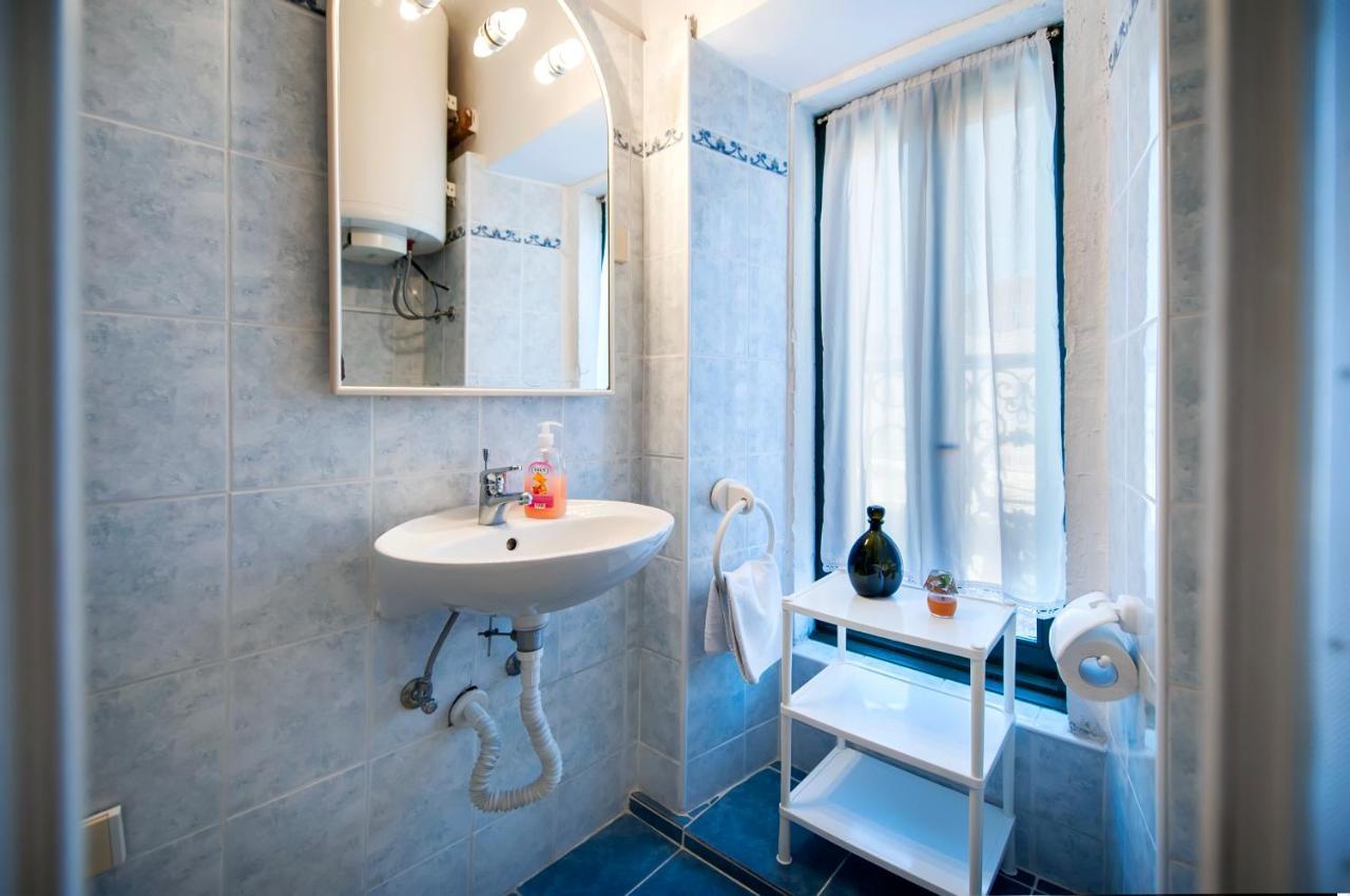 Carera Seaview Apartments Ровінь Екстер'єр фото