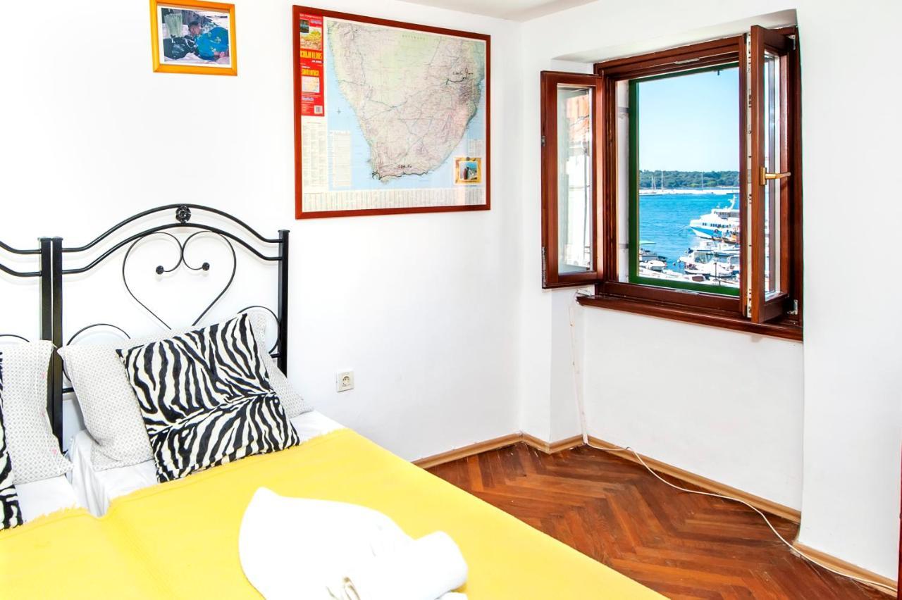 Carera Seaview Apartments Ровінь Екстер'єр фото